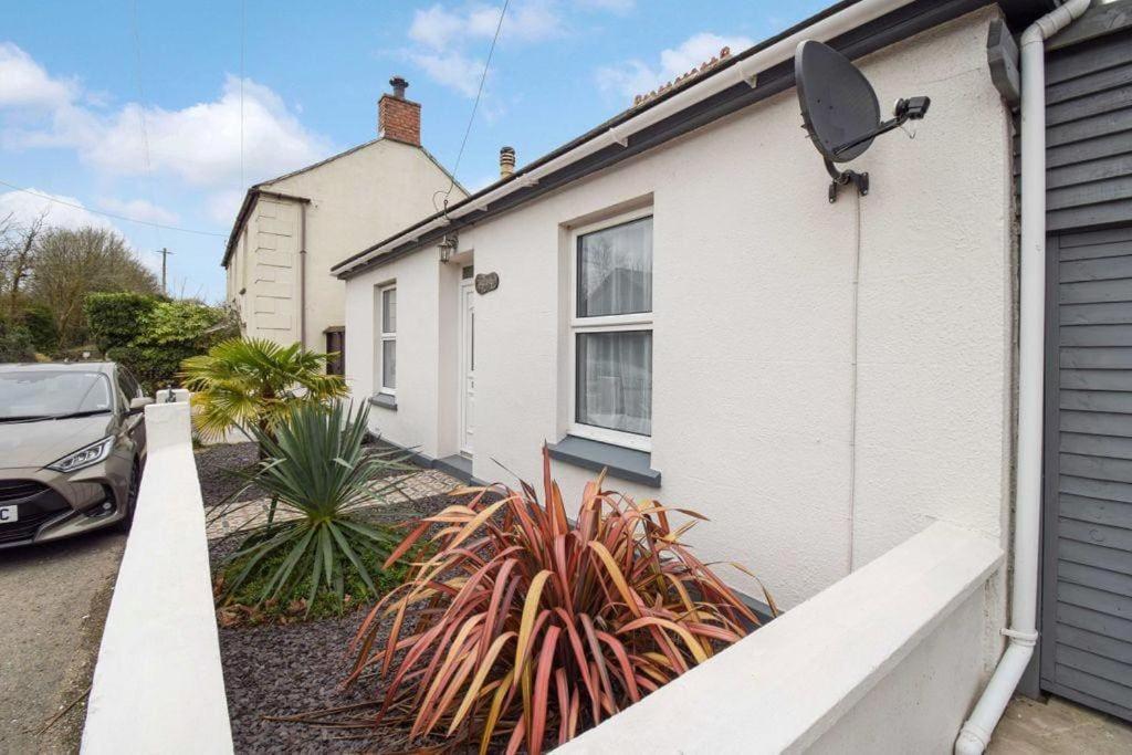 Newly Renovated Characterful Cottage, Wheal Rose Scorrier Eksteriør bilde